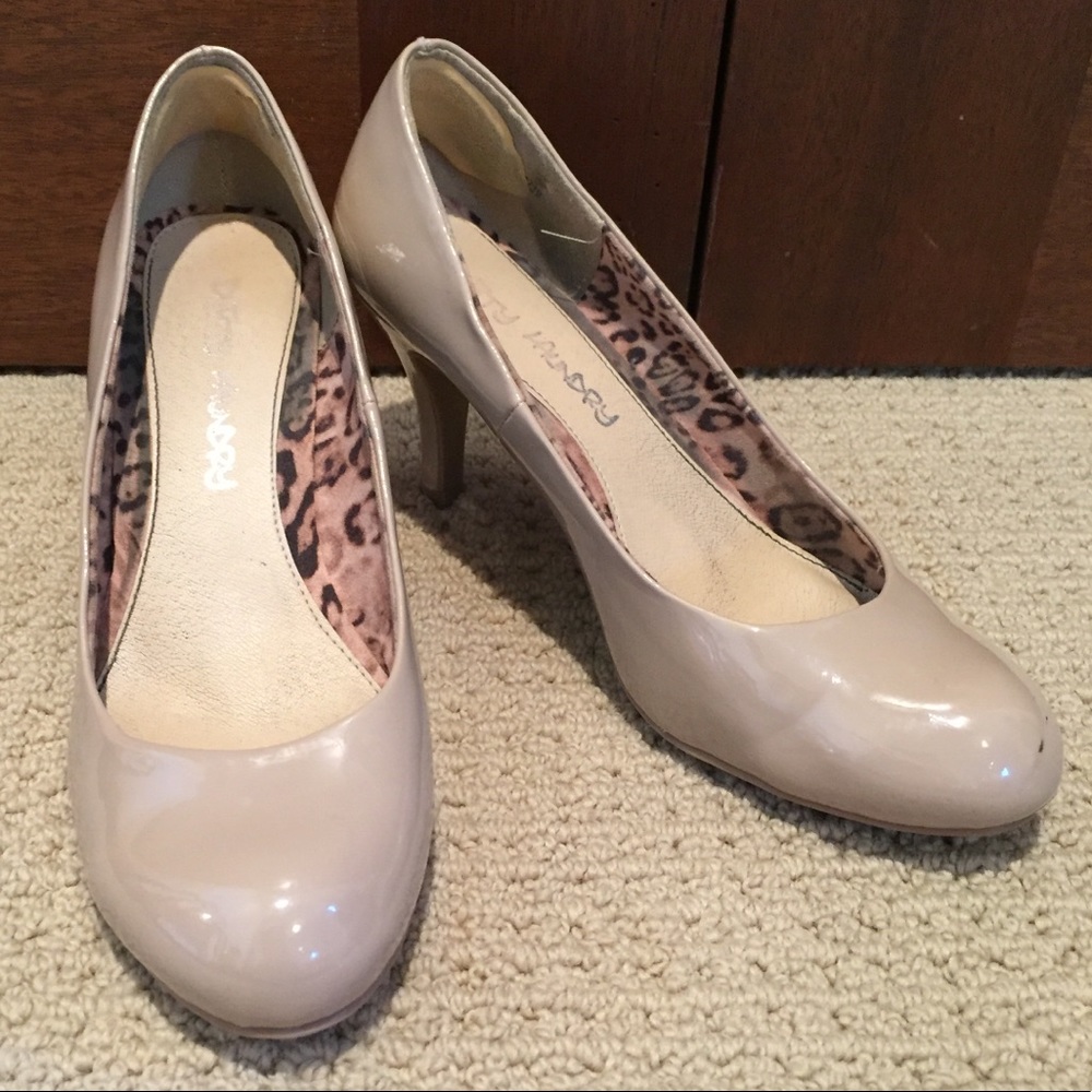 Nude 2 1/2” heels
